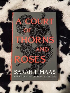 A Court of Thorns and Roses by Sarah J Maas Hardback Book